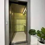 Almendros - Free Parking