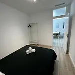 Almendros - Free Parking