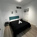 Almendros - Free Parking