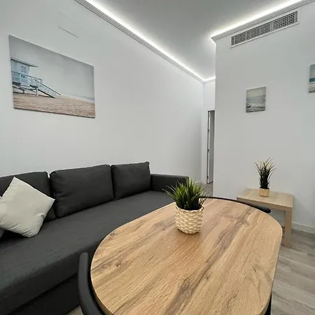 Almendros - Free Parking *