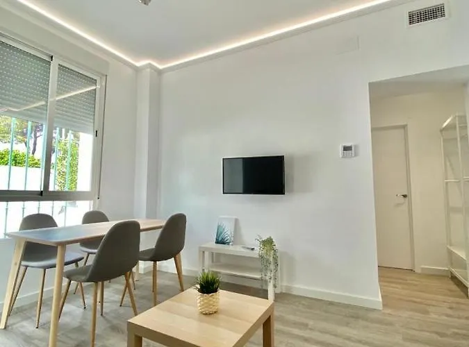 Almendros - Free Parking *