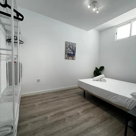 Almendros - Free Parking *