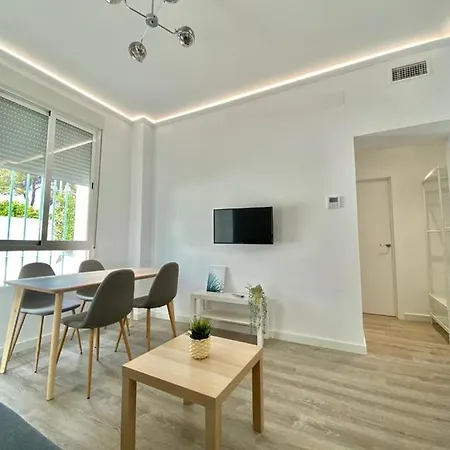 Almendros - Free Parking *