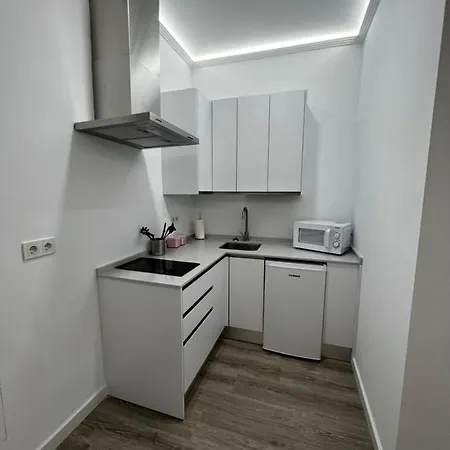 Almendros - Free Parking