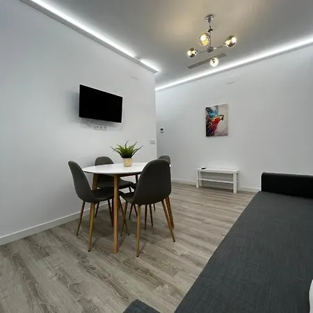 Almendros - Free Parking *