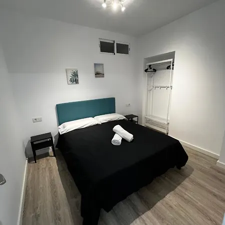 Almendros - Free Parking