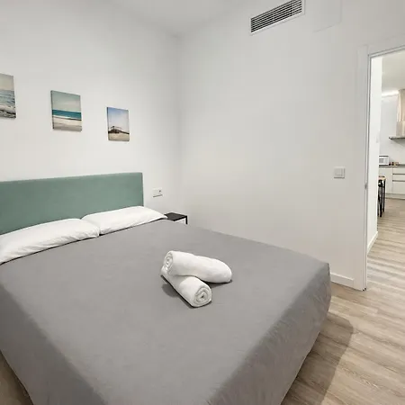 Almendros - Free Parking *
