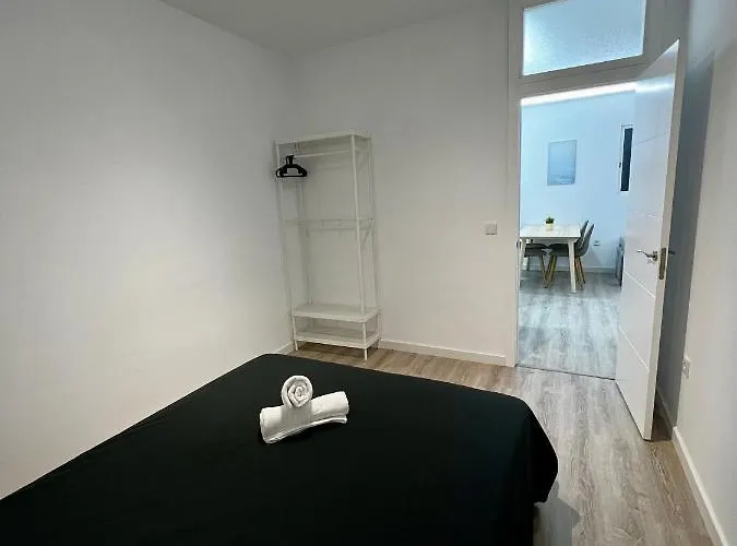 Almendros - Free Parking