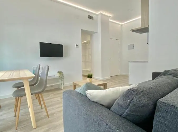 Almendros - Free Parking