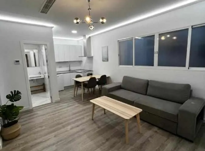 Almendros - Free Parking