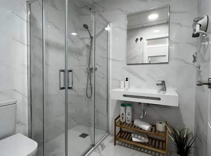 Almendros - Free Parking *