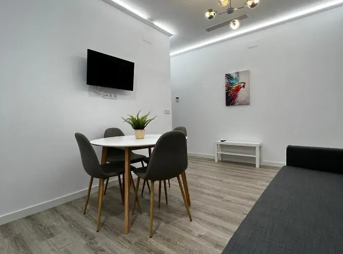 Almendros - Free Parking *