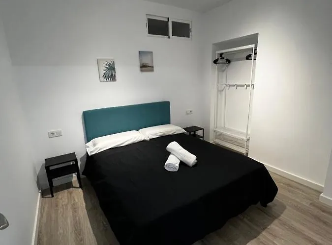 Almendros - Free Parking