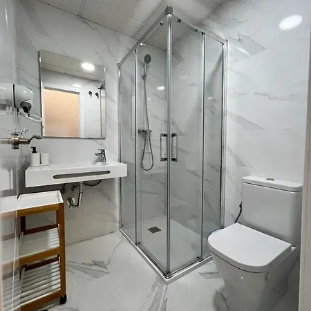 Almendros - Free Parking