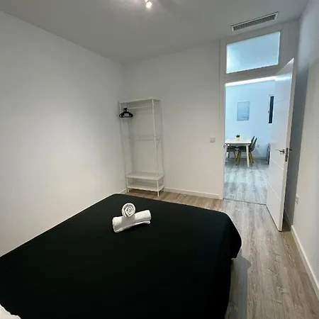 Almendros - Free Parking