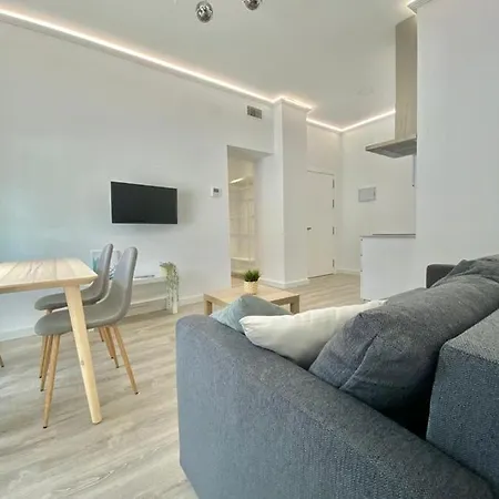 Almendros - Free Parking